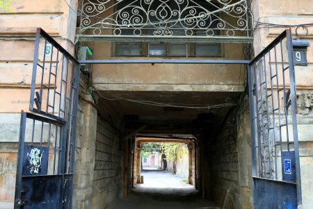 Архитектурные шедевры Молдаванки (фоторепортаж)