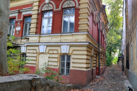 Архитектурные шедевры Молдаванки (фоторепортаж)