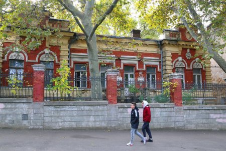 Архитектурные шедевры Молдаванки (фоторепортаж)