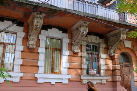 Архитектурные шедевры Молдаванки (фоторепортаж)