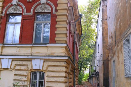 Архитектурные шедевры Молдаванки (фоторепортаж)