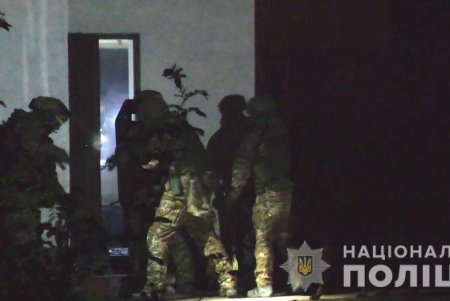 В Усатово мужчина вызвал полицию, а после поджег дом и подорвал себя гранатой (фото, видео, обновлено)