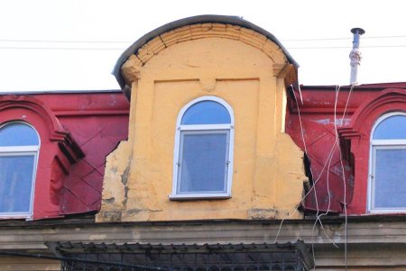 Улица Конная: украинский театр, рынок и много старинных домов (фоторепортаж) 
