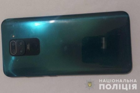 В Приморском районе избили и ограбили несовершеннолетнего