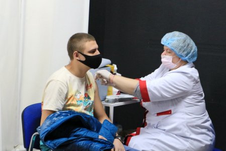 Одесские центры массовой вакцинации против COVID-19 теперь работают и по будням (фоторепортаж)