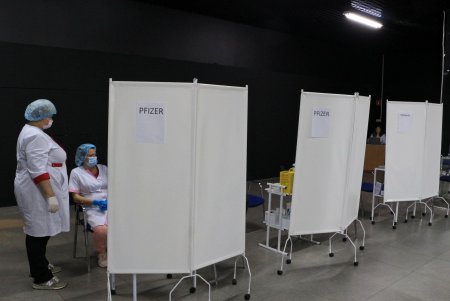 Одесские центры массовой вакцинации против COVID-19 теперь работают и по будням (фоторепортаж)