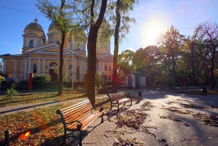 В завершение работ по благоустройству Алексеевского сквера на Молдаванке открылась детская площадка (фоторепортаж)