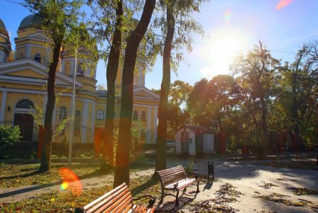 В завершение работ по благоустройству Алексеевского сквера на Молдаванке открылась детская площадка (фоторепортаж)
