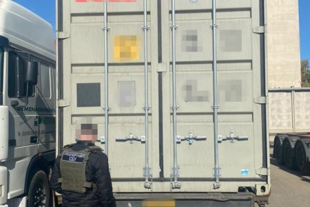 Контейнер с контрабандными сигаретами на почти 13 миллионов гривен выявили в Одесском порту: среди организаторов трафика - «спонсоры» боевиков ОРДЛО (фото)