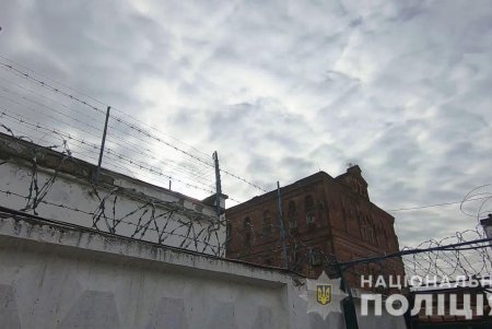 В Одессе заключенный прямо из следственного изолятора размещал в интернете объявления по продаже несуществующей техники (фото, видео)