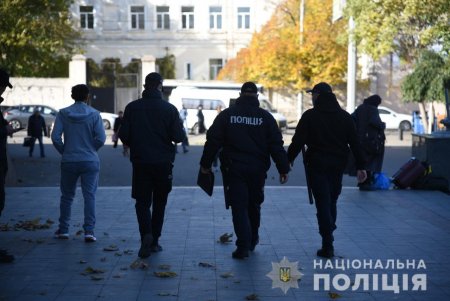 Инспектируют автовокзалы, железнодорожные станции, магазины и общепиты: в Одесской области за сутки составили почти 90 протоколов на нарушителей карантина (фото, видео)