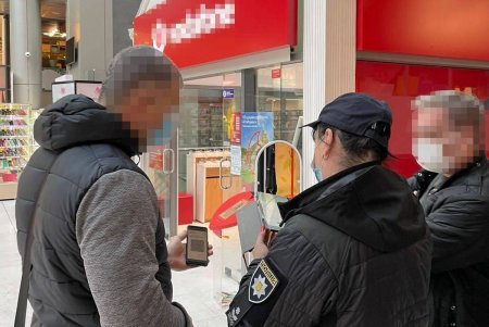 Инспектируют автовокзалы, железнодорожные станции, магазины и общепиты: в Одесской области за сутки составили почти 90 протоколов на нарушителей карантина (фото, видео)