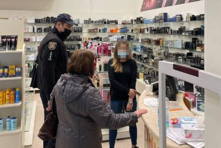 Инспектируют автовокзалы, железнодорожные станции, магазины и общепиты: в Одесской области за сутки составили почти 90 протоколов на нарушителей карантина (фото, видео)