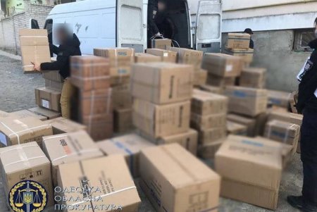 Этническую группировку рецидивистов задержали в момент кражи бытовой техники на промрынке под Одессой (фото)