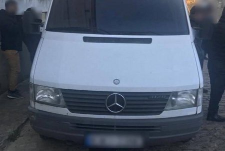 Этническую группировку рецидивистов задержали в момент кражи бытовой техники на промрынке под Одессой (фото)