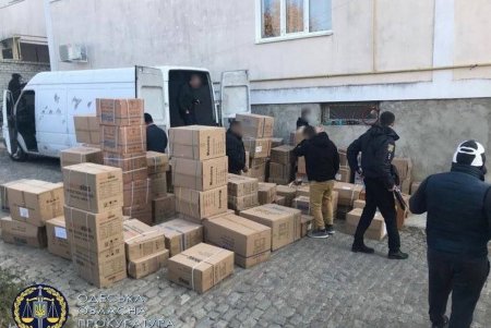 Этническую группировку рецидивистов задержали в момент кражи бытовой техники на промрынке под Одессой (фото)