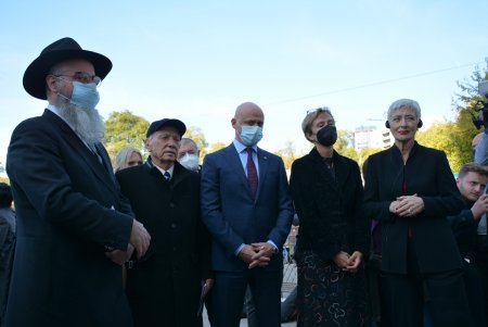 «Страдания, которые невозможно измерить…» на месте будущего мемориала жертвам Холокоста заложили капсулу времени с посланием (фоторепортаж) 