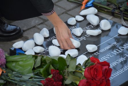 «Страдания, которые невозможно измерить…» на месте будущего мемориала жертвам Холокоста заложили капсулу времени с посланием (фоторепортаж) 