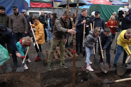В рамках акции «1000 акаций» в Одессе высадили первые 88 деревьев (фото)