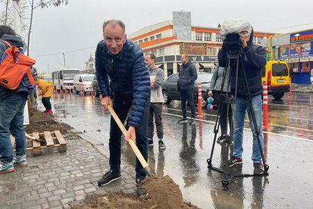 В рамках акции «1000 акаций» в Одессе высадили первые 88 деревьев (фото)