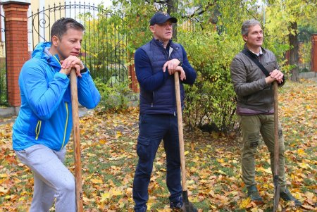В Одессе стартовала акция «1000 акаций» (фоторепортаж)