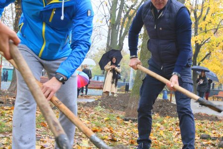 В Одессе стартовала акция «1000 акаций» (фоторепортаж)