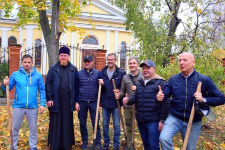 В Одессе стартовала акция «1000 акаций» (фоторепортаж)