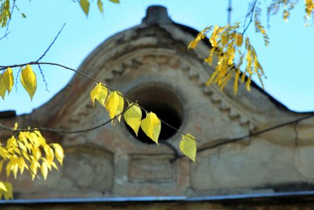 Косвенная: старинные дома, колоритный рынок и «наступающие» высотки (фоторепортаж)