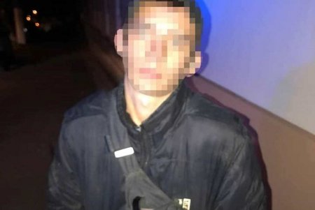 В Малиновском и Суворовском районах патрульные пресекли два случая употребления и распространения наркотиков (фото) 