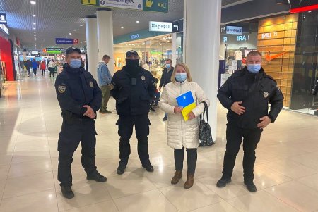 Нарушения антиковидных мер выявили в магазине и ресторане, расположенных в одесском ТЦ (фото)
