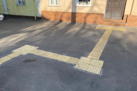 В Приморском и Малиновском районах капитально ремонтируют тротуары (фото)
