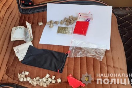 Одессит сбывал наркозависимым опасные психотропные вещества и наркотики (фото)