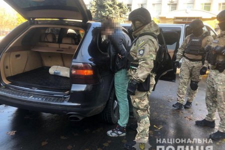 Одессит сбывал наркозависимым опасные психотропные вещества и наркотики (фото)