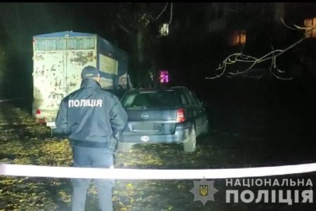 Смертельное происшествие на Адмиральском проспекте: виновник уехал с места ДТП (фото, видео, обновлено)
