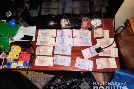 Горожанин наладил реализацию особо опасных психотропов, но полицейские прикрыли его «бизнес» (фото, видео)