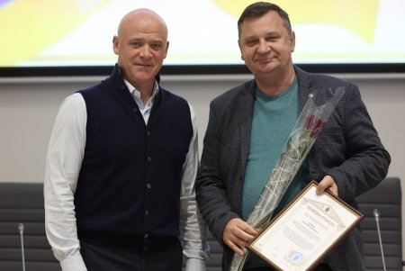 Мэр Одессы наградил сотрудников социальной сферы (фото, видео)