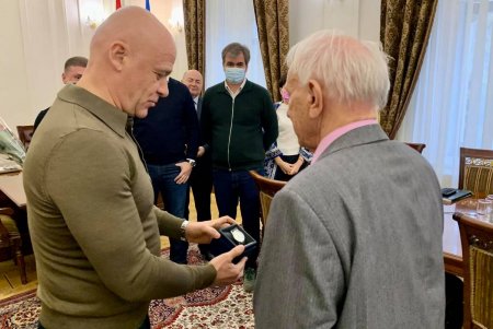 Председателю Одесской ассоциации узников гетто и концлагерей — 85 (фото)