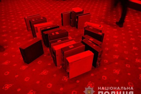 В Малиновском районе правоохранители выявили подпольный игорный клуб (фото)