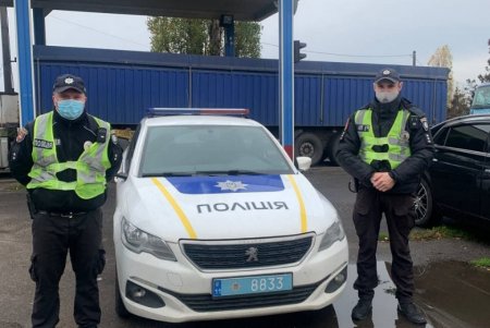 Одесские патрульные сопроводили авто с женщиной, которая нуждалась в срочной помощи врачей