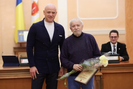 Городской голова Геннадий Труханов поздравил работников культуры и вручил муниципальную премию (фото, видео)