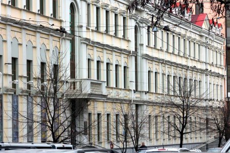 Улица Нежинская: старинные дома, брусчатка и столетние трамвайные рельсы (фоторепортаж) 