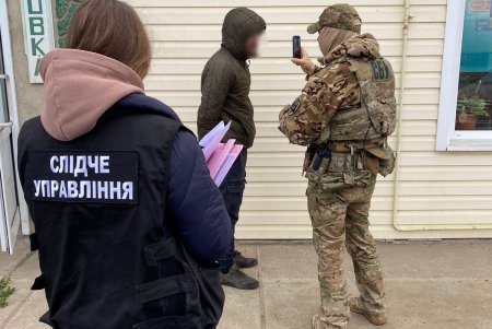 По 2000 долларов за человека: житель Раздельнянского района незаконно переправлял людей через границу (фото)