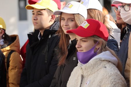 В рамках акции «1000 белых акаций» высадили деревья возле Дворца детского творчества (фоторепортаж)
