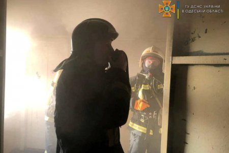 Горело общежитие на Новосельского: эвакуированы 37 человек (фото, видео)