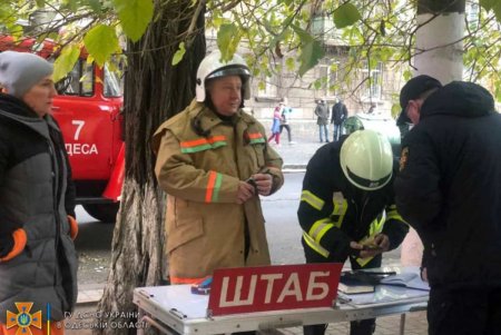 Горело общежитие на Новосельского: эвакуированы 37 человек (фото, видео)