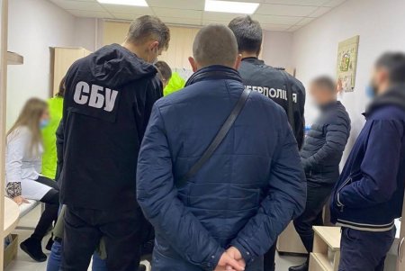 По две тысячи гривен за документ: в Одессе медики выдавали фальшивые COVID-сертификаты (фото, видео)