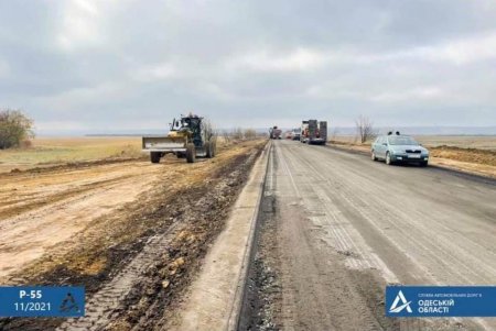 Возле села в Березовском районе обустраивают нижний слой нового дорожного покрытия (фото)