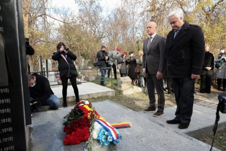 На 2-м Христианском кладбище послы Франции и Германии возложили цветы к мемориалам памяти (фото) 