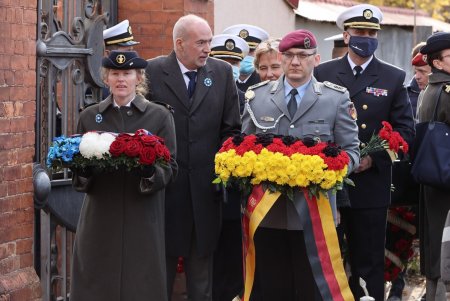 На 2-м Христианском кладбище послы Франции и Германии возложили цветы к мемориалам памяти (фото) 