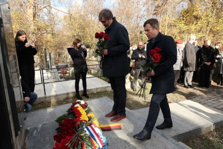 На 2-м Христианском кладбище послы Франции и Германии возложили цветы к мемориалам памяти (фото) 